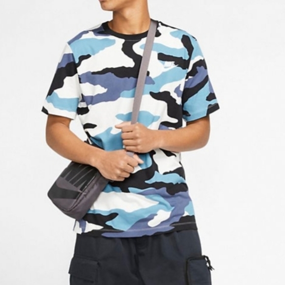 Nike Size L Blue Camo Tee T Shirt Cotton Soft - Picture 1 of 6